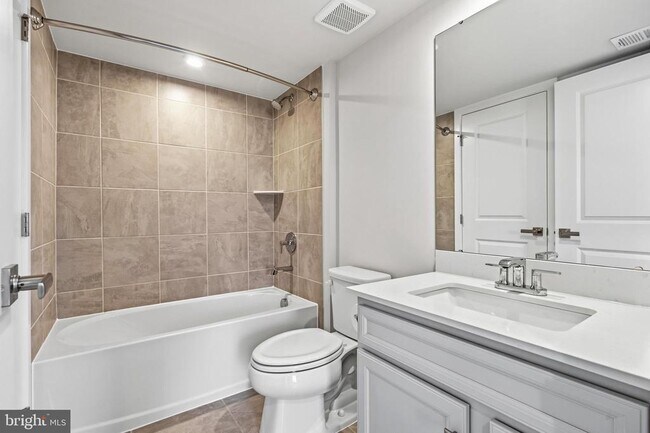 Photo - 9399 Edenderry Dr