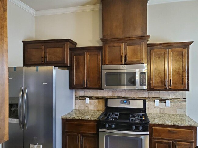 Photo - 16113 Juliet Dr