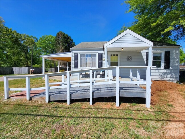 Building Photo - 1421 Midlake Ave