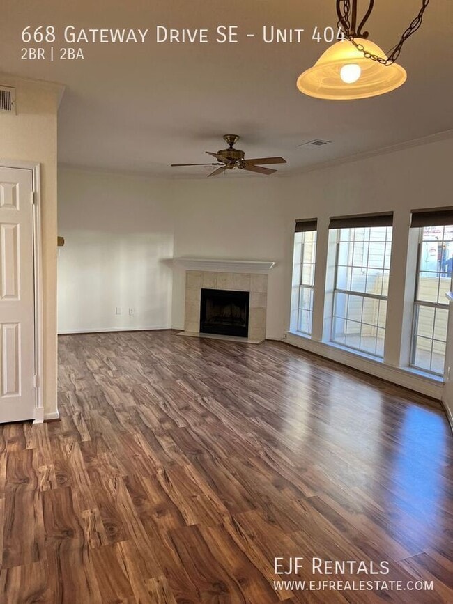 Photo - 668 Gateway Dr SE Unit 404