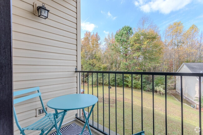 2BR, 2BA - 975SF Juniper - Balcony