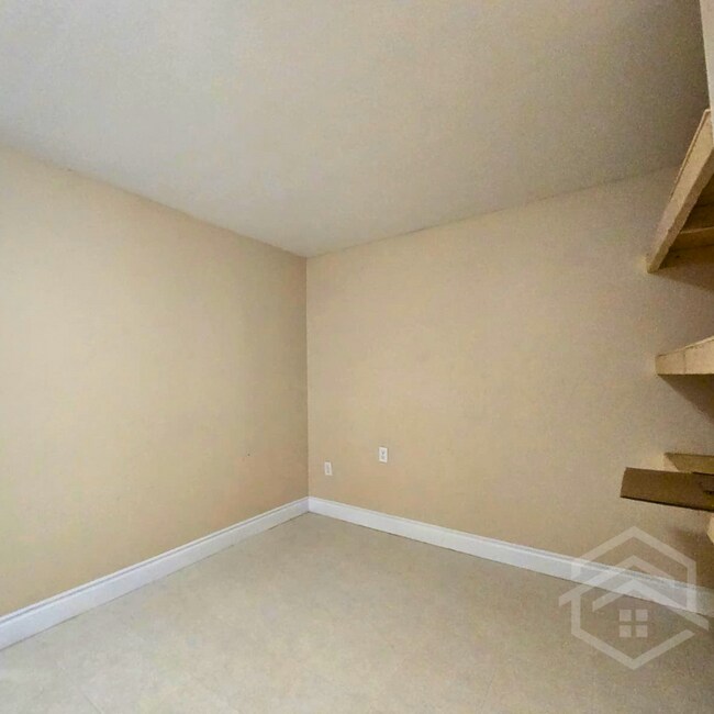 Photo - 1Bedroom Unit Available in Springfield!! Unit 2