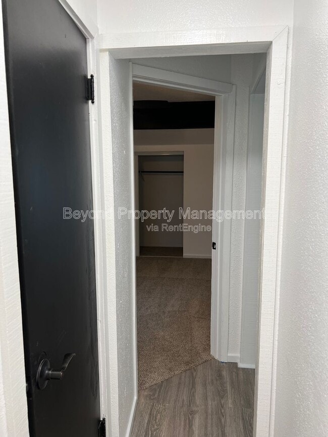 Photo - 28805 Spruce Rd