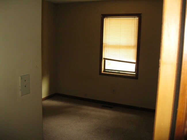 Photo - 927 Silverwood Dr