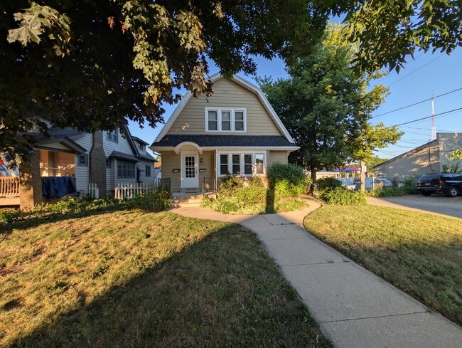 Photo - 1418 N 57th St