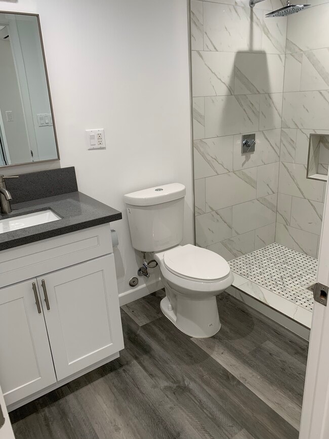 Photo - 1102 Centinela Ave Unit B