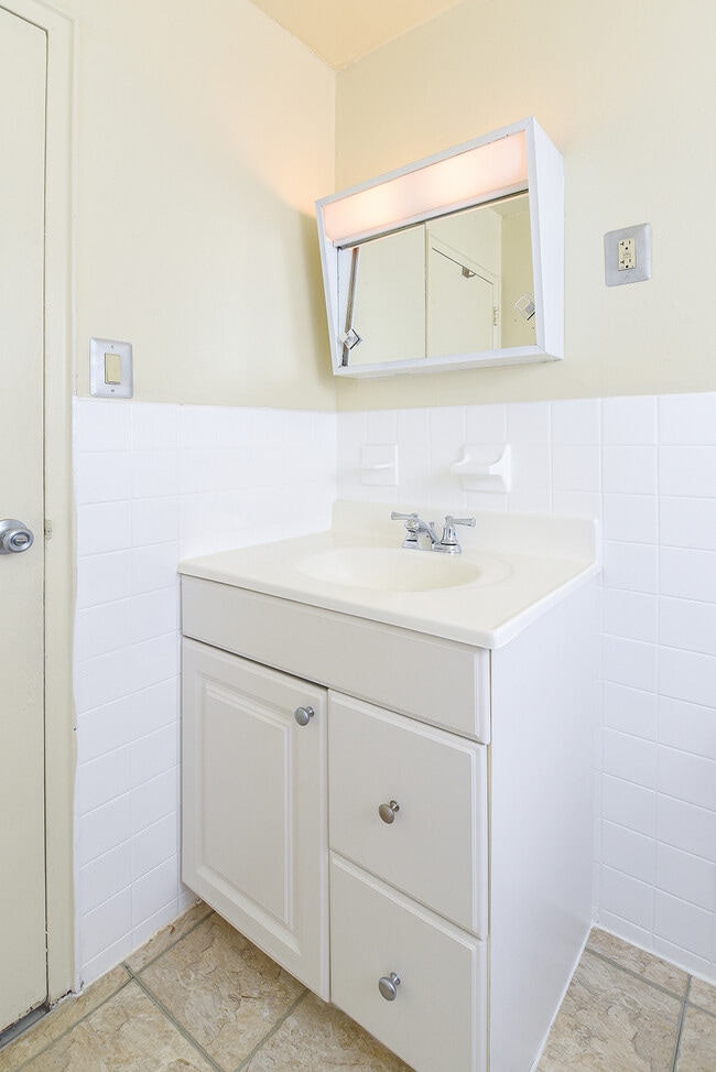 Americana Apartments For Rent in Morrisville, PA