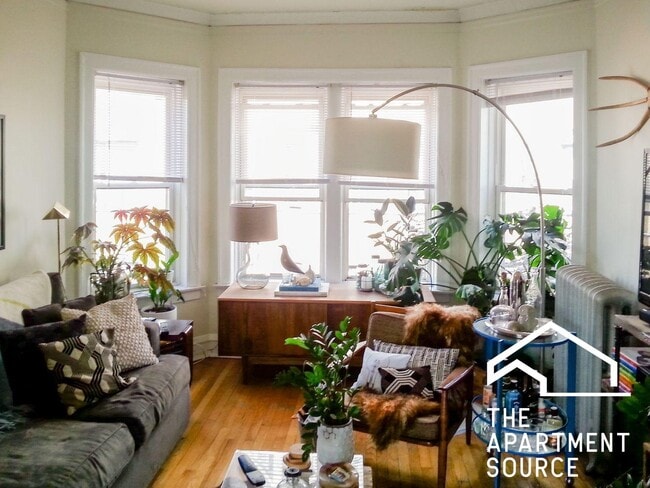 Photo - 3914 N Pine Grove Ave Unit 3E