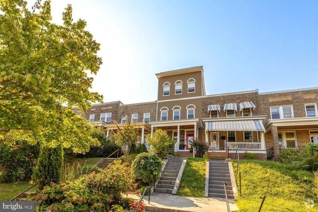 Building Photo - Charming 3BR Townhome in Washington, DC