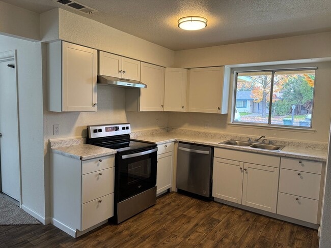 1661 Juneau Ct