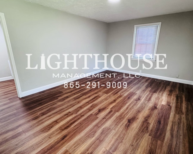 Photo - 1808 Lombard Pl