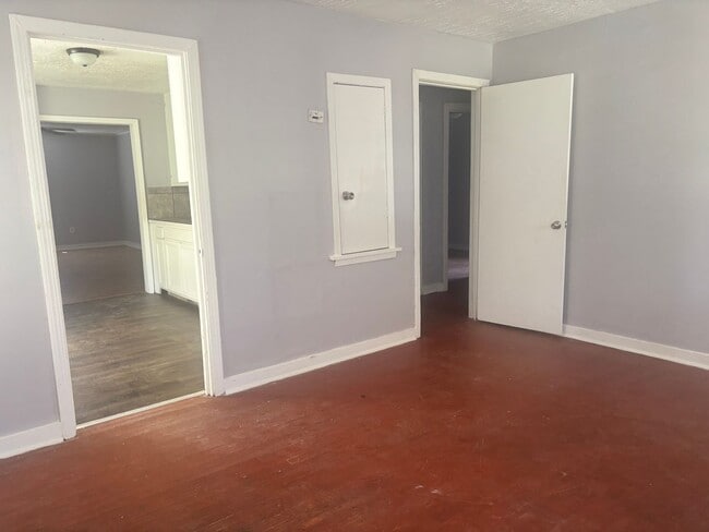 Photo - 2829 Comfort St