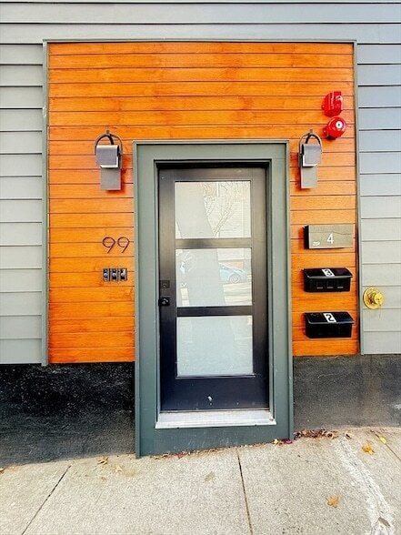 Building Photo - 99 5th St Unit 2