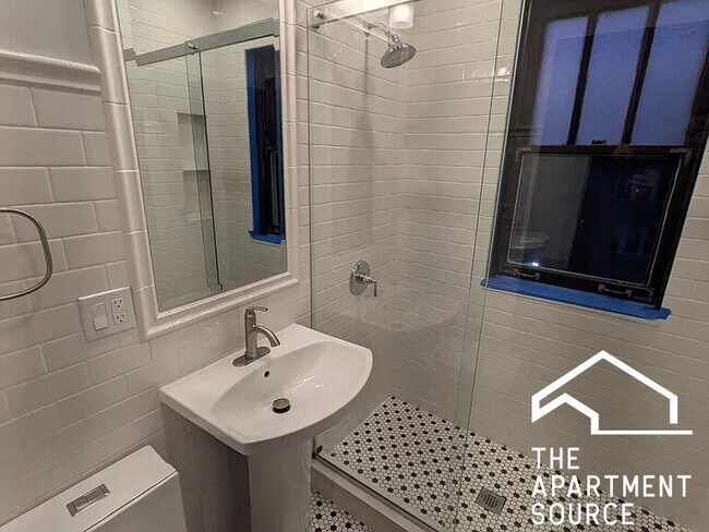 Photo - 2626 W Devon Ave Unit 201