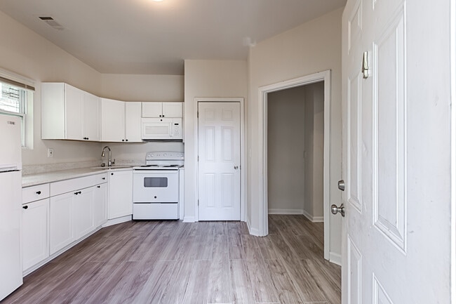 Photo - 987 Dimmock St SW Unit 4