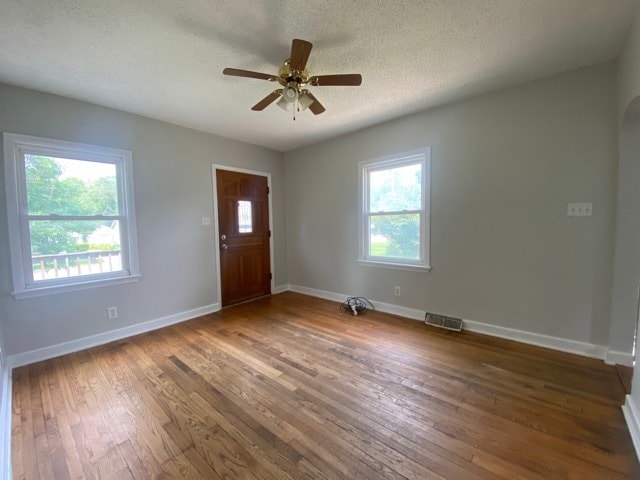 Photo - 1539 56th St