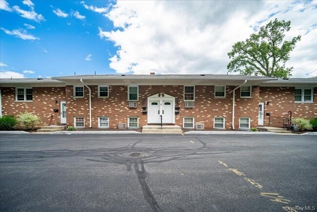 Building Photo - 37 Alpine Dr Unit C