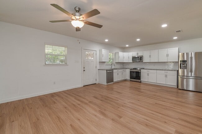 Photo - 5880 Beech Dr