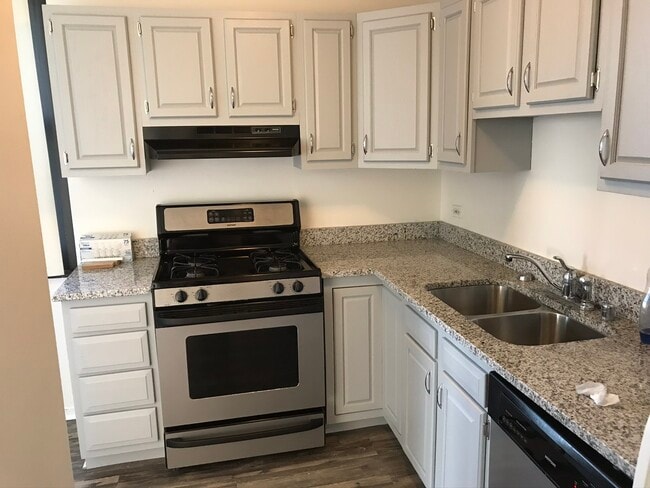 Photo - 3001 S Michigan Ave Unit 23