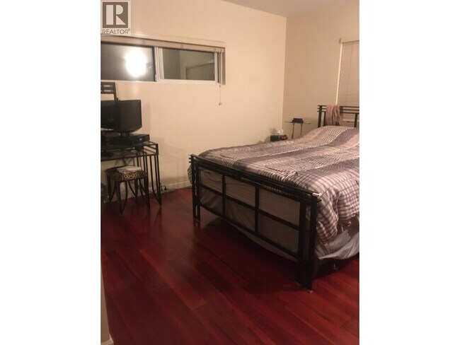 3707 Dollarton Hwy