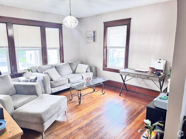 Building Photo - 117 Hunts Ave Unit 2 Rental