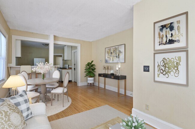 Photo - 240 N Irving Ave Unidad 1