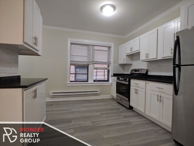 Photo - 839 W Cornelia Ave Unit 837.5-1N