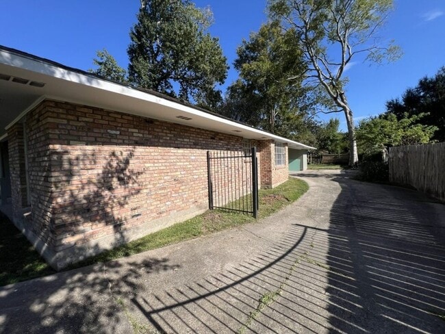 Photo - Newly renovated Single-Family Home in Shen...