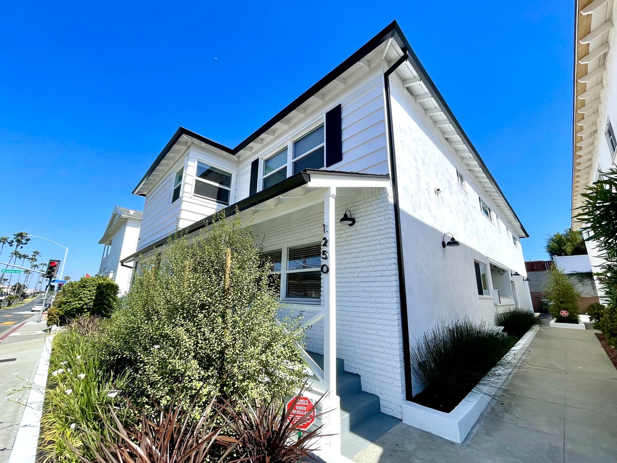 Photo - 1250 Manhattan Beach Blvd Apartments