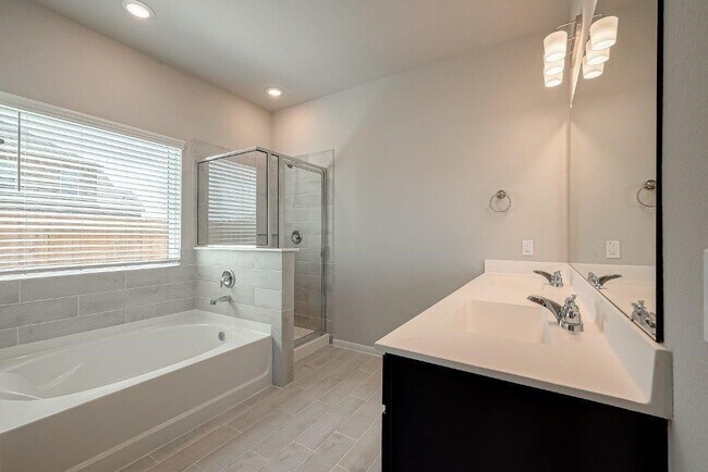 Building Photo - 5810 Lilac Cv Ct Rental