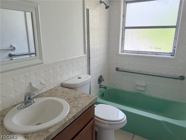 Building Photo - 434 Muskegon Ave