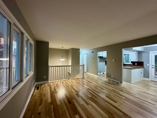 Building Photo - Gorgeous Single Family Home in Brooklyn Park!