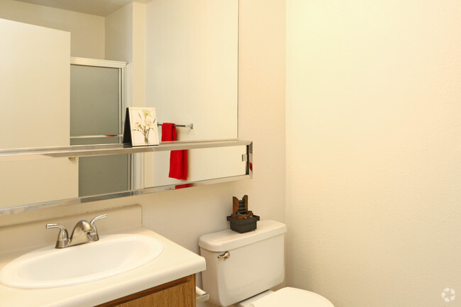 Bathroom - 1 Bedroom - Maple Grove Apartments