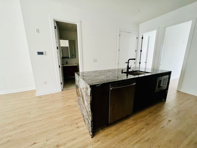 Photo - 1306 N Front St Unidad 2F