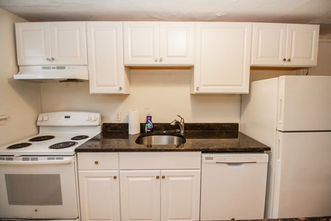 Building Photo - 95 Chestnut St Unit 1B