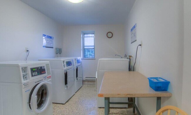 Photo - Reedaire Court Apartments