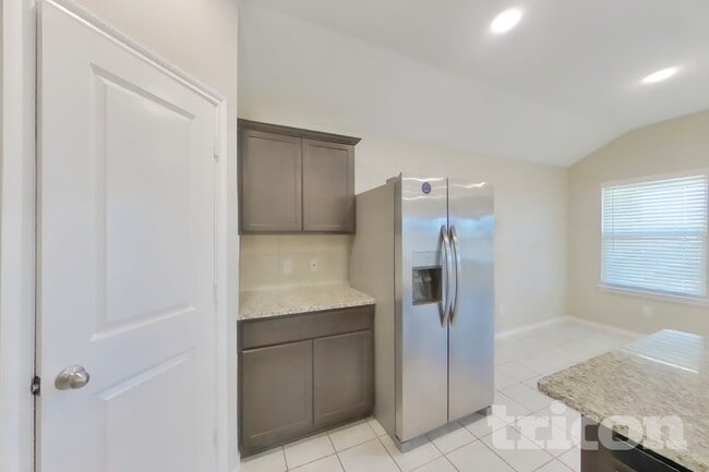 Photo - 916 Roland Dr