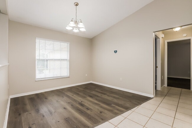 Photo - 2461 Statler Ave