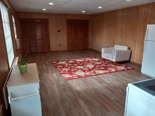 Photo - 8411 Shannon Rd