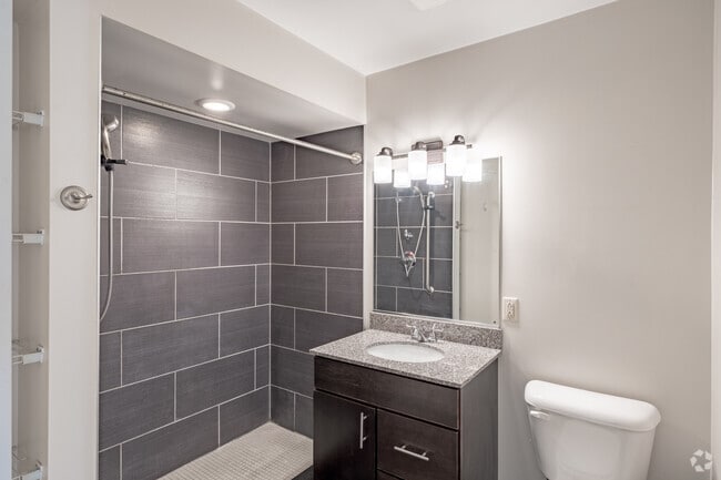 1BR, 1BA - 1000SF - Bathroom