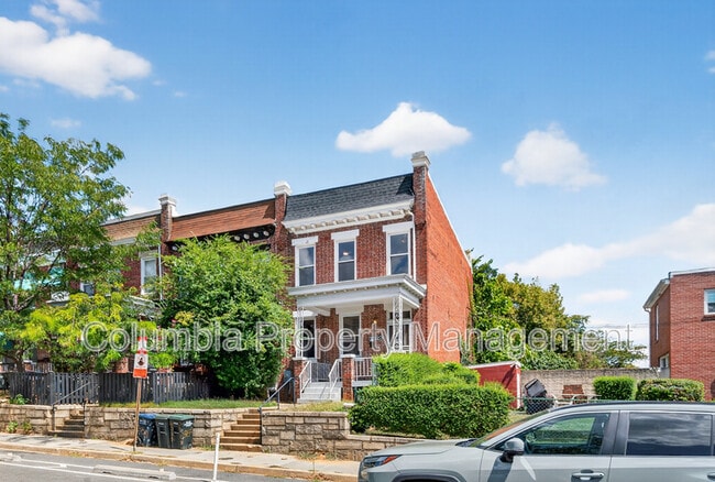 Building Photo - 3523 Warder St NW Rental