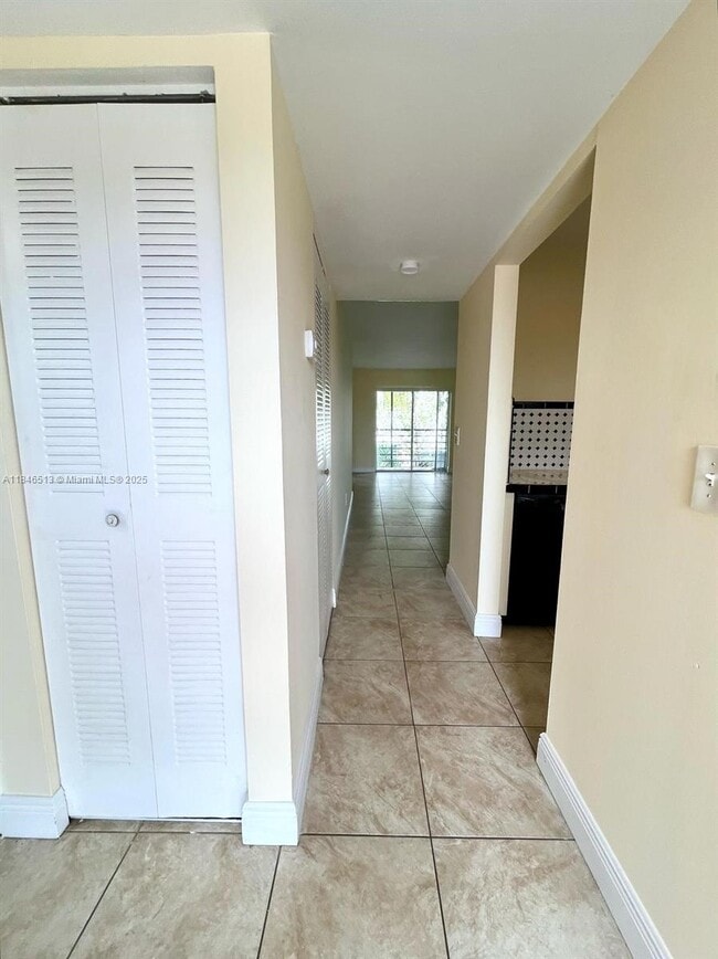 Building Photo - 20800 NE 8th Ct Unit 20800 NE 8 Ct Rental