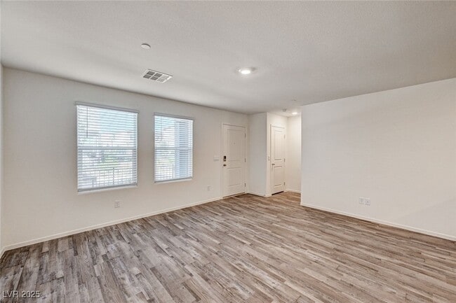 Photo - 7379 Raimee Brk St