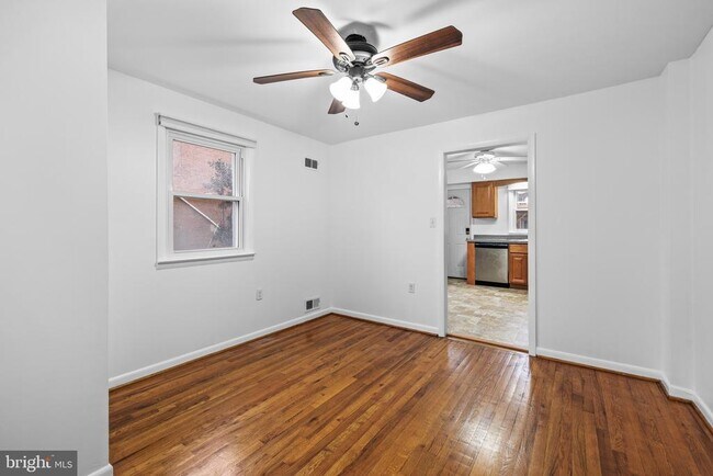Photo - 1437 Towson St