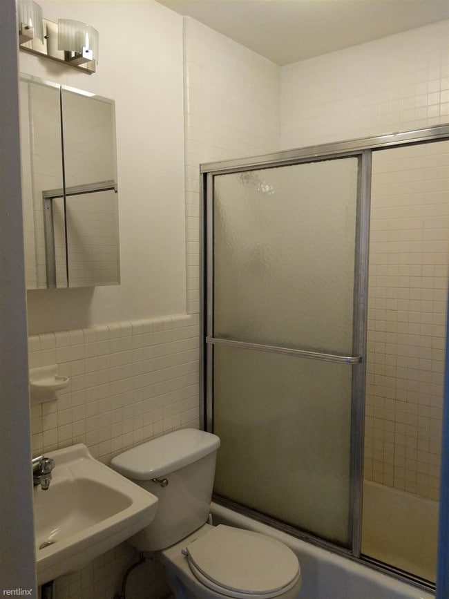 Studio, 1 bath - 325 Beacon St - Studio, 1 bath  - 325 Beacon St Apartment