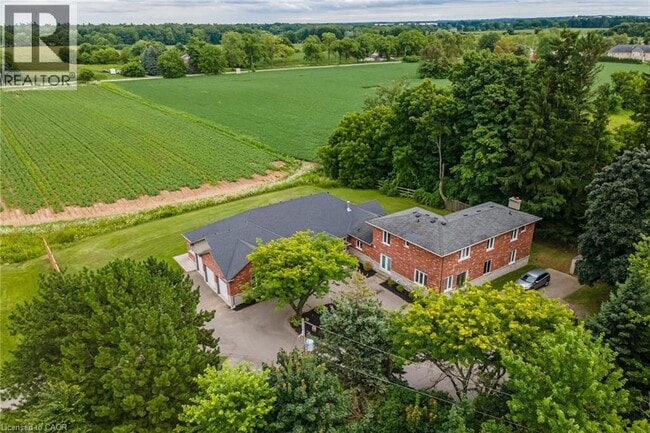 Photo - 931 Southcote Rd