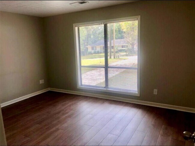 Photo - 4771 Valley Dale Dr SW