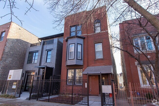 Building Photo - 2631 W Superior St Unit 1 Rental
