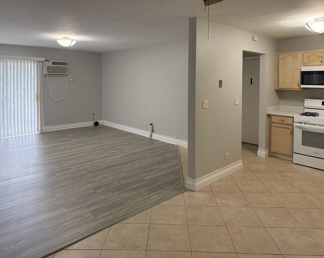 Photo - 9s070 Frontage Rd Unit 102