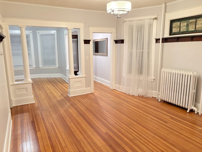 Living room and Dining room - 52 Grove Ave Unit 52 Grove Ave 1st floor